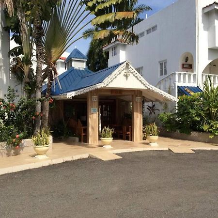 Lush Tropical Apartment Located In A 4-Star Resort ランアウェイ・ベイ エクステリア 写真