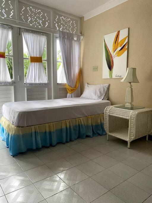 Lush Tropical Apartment Located In A 4-Star Resort ランアウェイ・ベイ エクステリア 写真