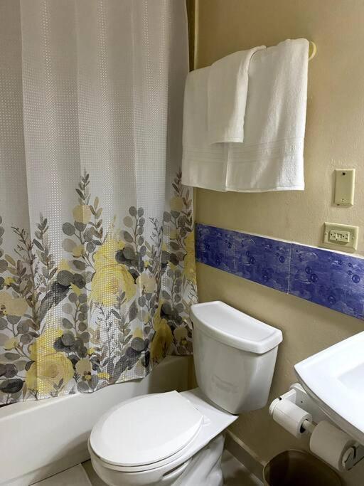 Lush Tropical Apartment Located In A 4-Star Resort ランアウェイ・ベイ エクステリア 写真