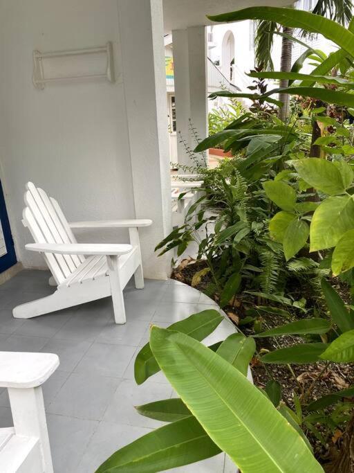 Lush Tropical Apartment Located In A 4-Star Resort ランアウェイ・ベイ エクステリア 写真