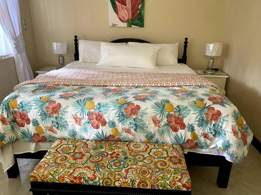 Lush Tropical Apartment Located In A 4-Star Resort ランアウェイ・ベイ エクステリア 写真