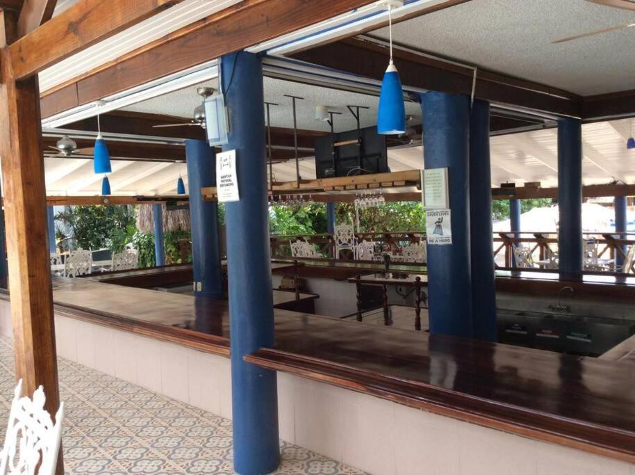 Lush Tropical Apartment Located In A 4-Star Resort ランアウェイ・ベイ エクステリア 写真