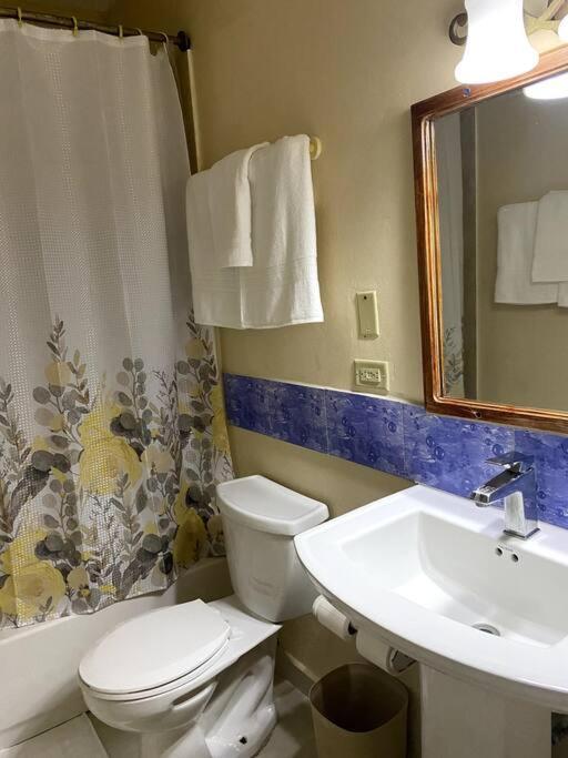 Lush Tropical Apartment Located In A 4-Star Resort ランアウェイ・ベイ エクステリア 写真